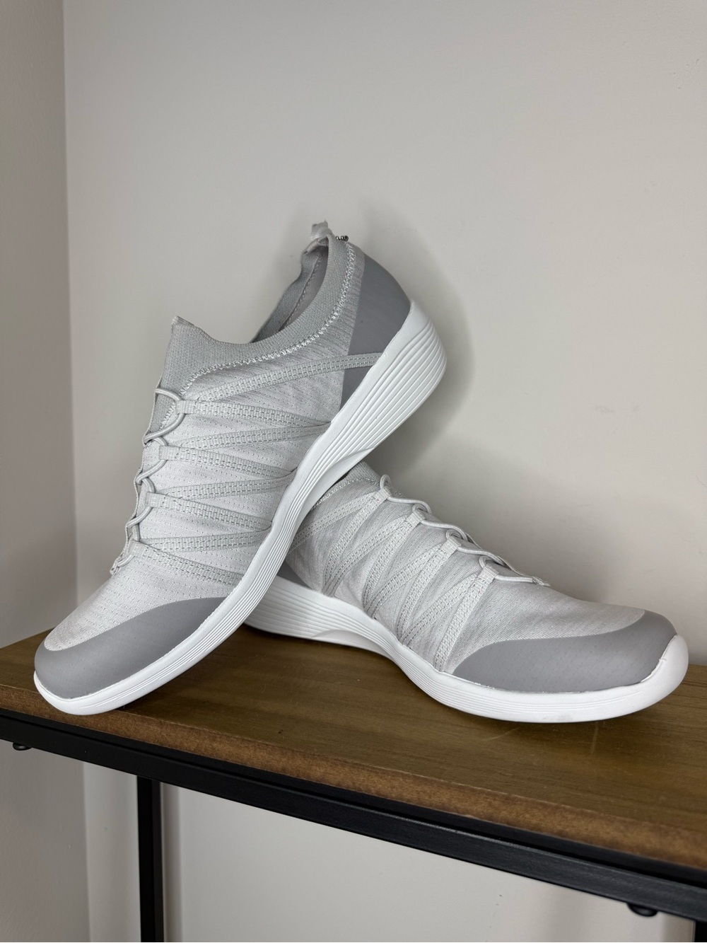 Skechers Arya Comfort Sneakers in gray fabric